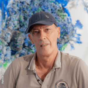 Patrick Cristallini - Artiste peintre dans son atelier